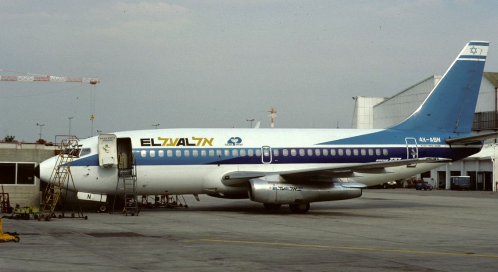 737-200 4X-ABN, at Tel Aviv with 40th anniversary logo of the State of Israel, January 1988 (MGG photo).