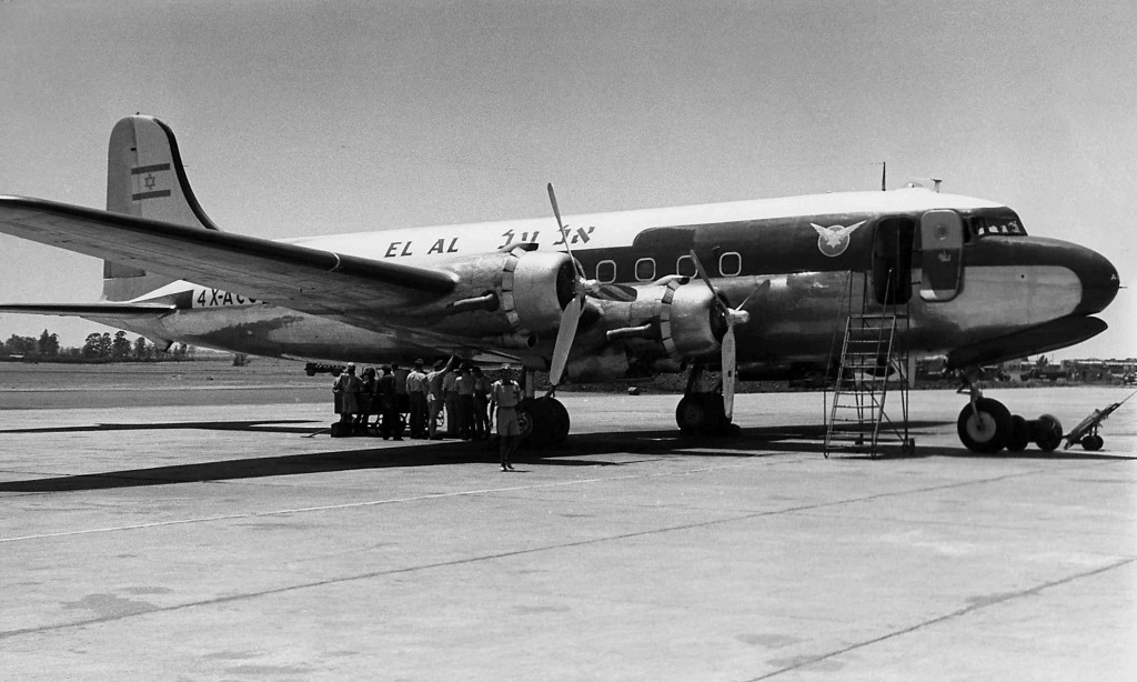 4X-ACC in 2d livery at Nairobi 1950-51