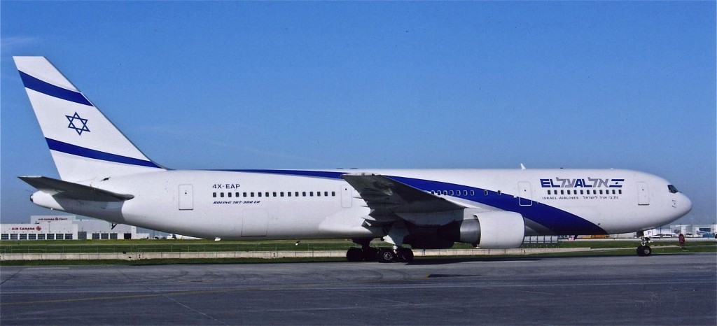 767-300ER 4X-EAP at Toronto, 20 May 2006 (Thomas Kim photo).