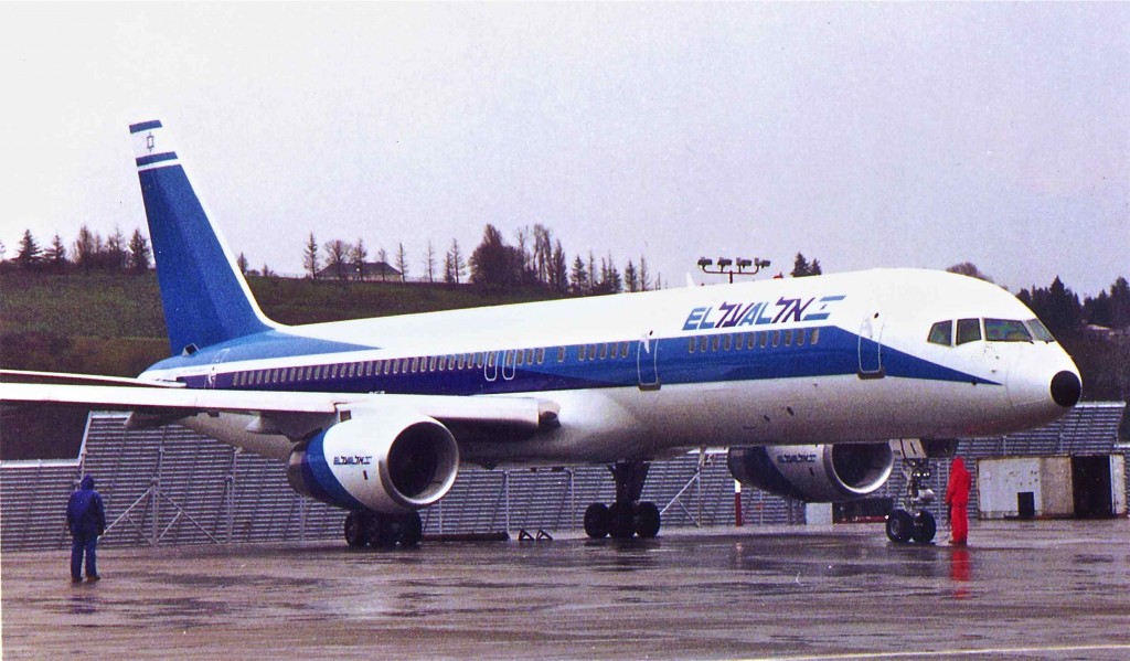 757-200 4X-EBI at Boeing Field (EL AL).