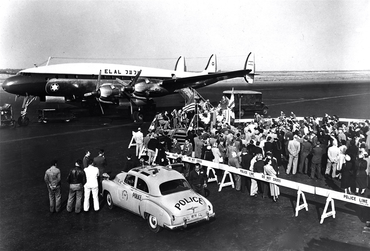 Welcoming reception hosted by the city of New York at Idlewild Airport (now JFK) upon the arrival of EL AL’s first scheduled flight to the US, using Constellation 4X-AKA, 1 May 1951. (EL AL Archive)