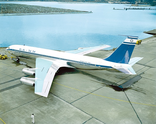 Rollout of EL AL's first 707-420 (4X-ATA) at the Boeing plant at Renton, Seattle, April 1961. Boeing assigned the customer number '58' to EL AL, hence the aircraft was designated 707-458. (EL AL)